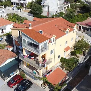Mara , Seget Vranjica Chorwacja