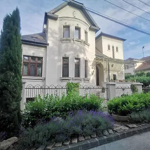 Apartman Kuria With Free Parking, Budapest