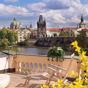 Charles Bridge , Praga Czechy