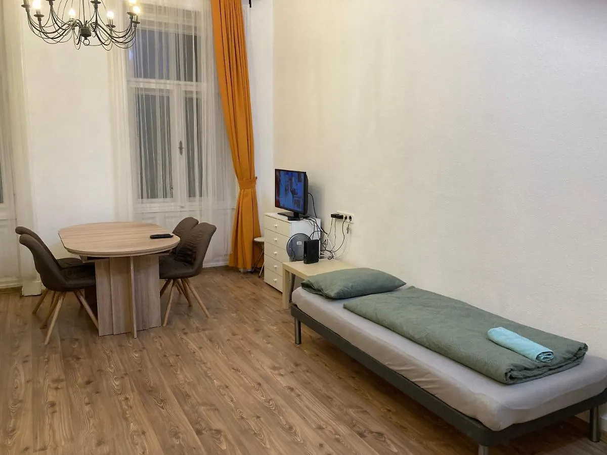 Roland Apartment Downtown - Buda Budapesta