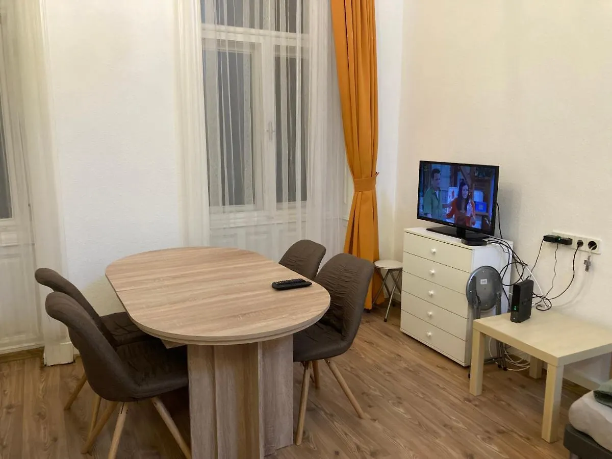 Roland Apartment Downtown - Buda Budapest