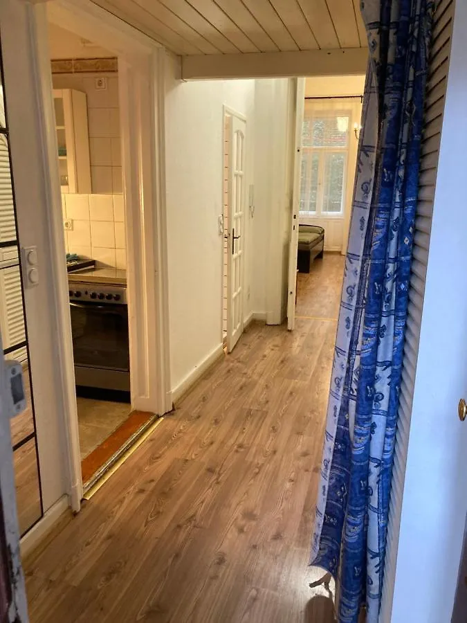 Roland Apartment Downtown - Buda بودابست 0*,  المجر